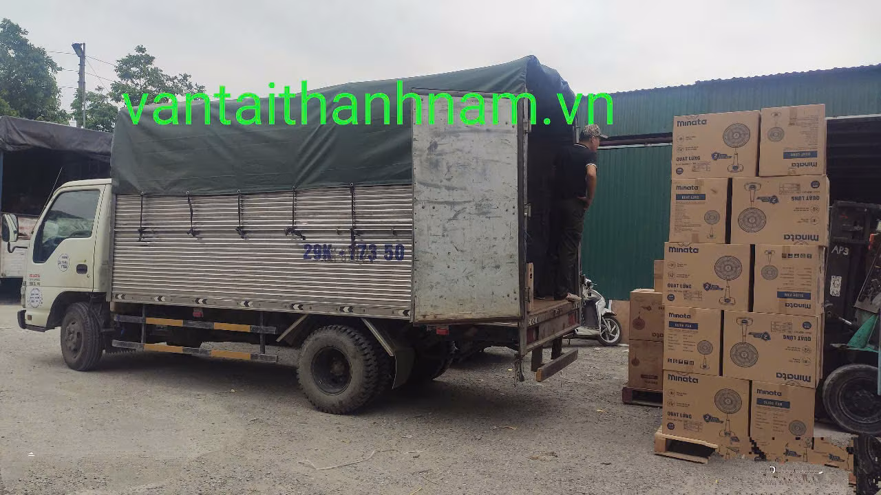 Xe tải 2,5 tấn hạ hàng trả khách